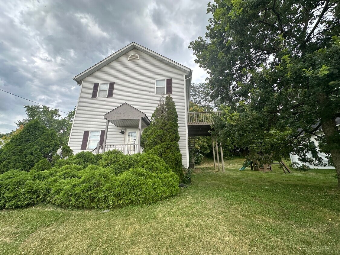 Primary Photo - 1604 S State St