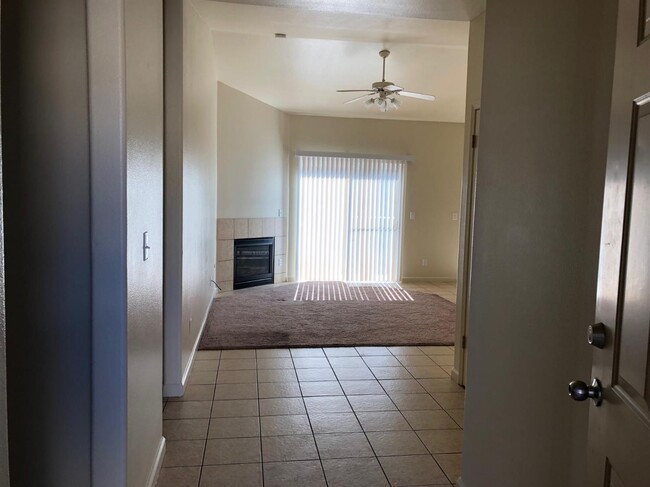 Foto del edificio - 4723 W Clinton Ave