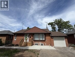 Building Photo - 377 Martin St