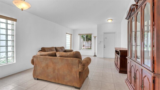 Foto del edificio - 3 br, 2 bath House - 5048 NW 122nd Ave