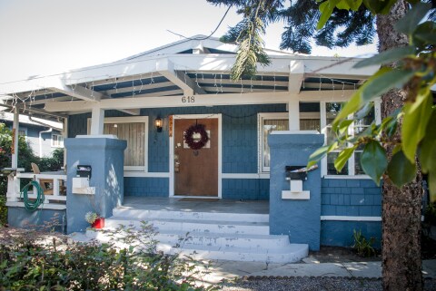 Building Photo - 618 Venezia Ave