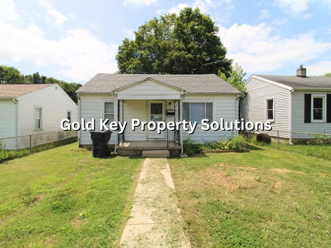 Foto del edificio - Nicely Updated 3 BR 1.5 BA House with Central Air and Garage (NO SECTION 8)