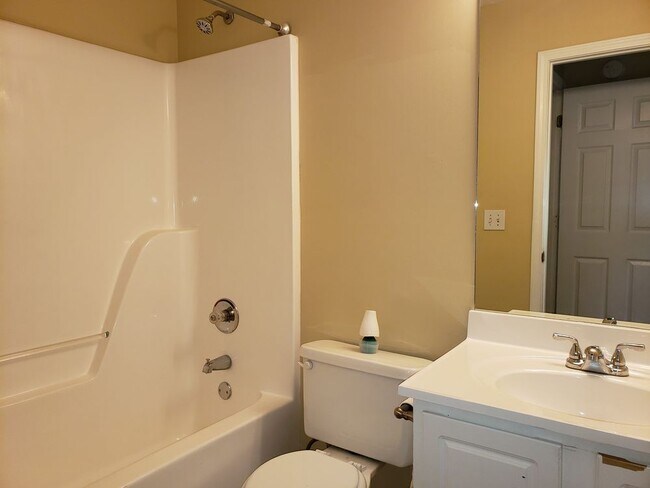 Foto del edificio - 2 Bedroom Townhome