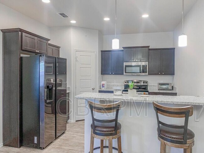 Building Photo - 12007 Evanston Ave