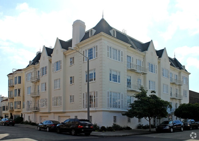 Building Photo - Marina Pierce Apartments