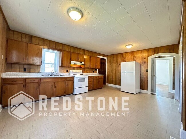 Foto del edificio - 917 E Haggard Ave