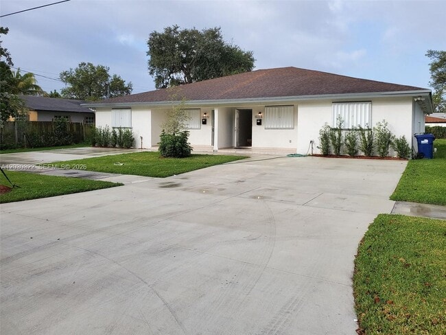 Photo - 10372 NW 10th Ave House