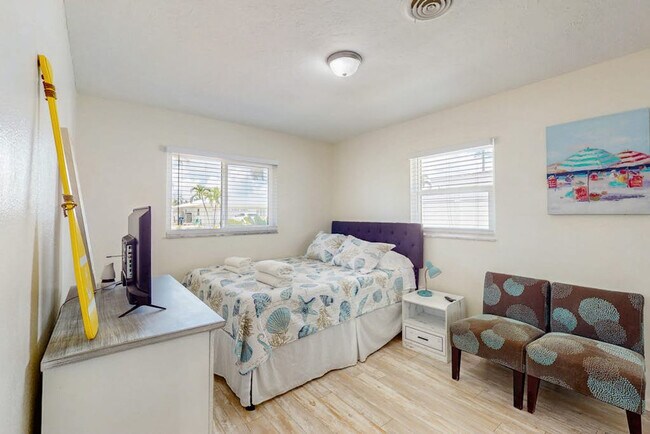 Building Photo - 4115 Coconut Terrace