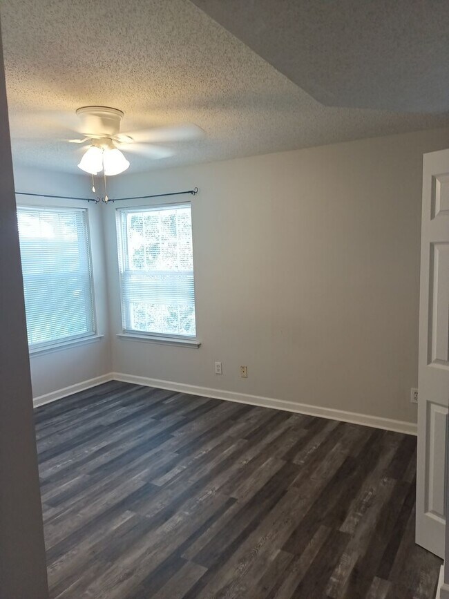 Foto del edificio - Hampton Green Garden Villas