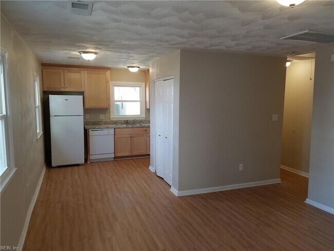 Foto del edificio - 8021 Ransom Rd