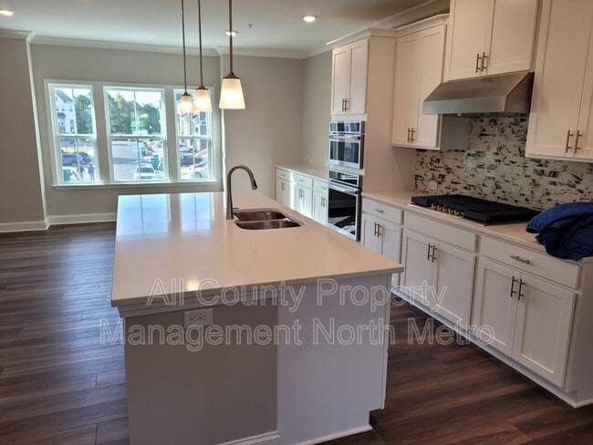 Building Photo - 2612 Blackburn Ct SE