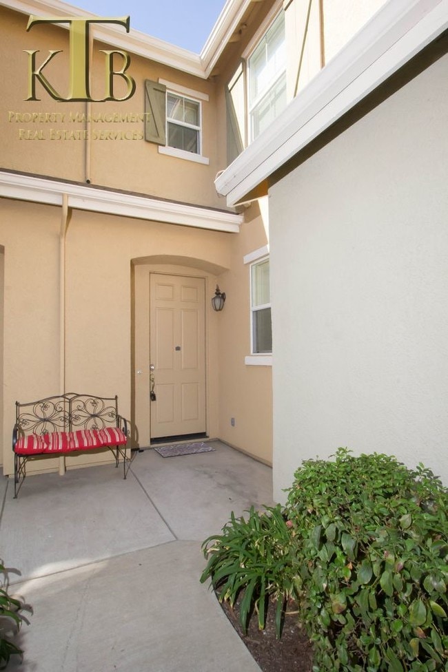 Building Photo - 1003 Rivage Cir