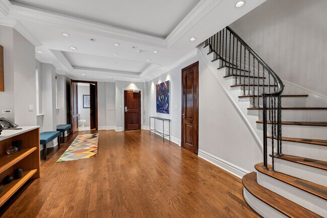 Foto del edificio - 70 E Walton St