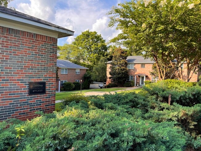 Exterior - 1900 Courtney Dr