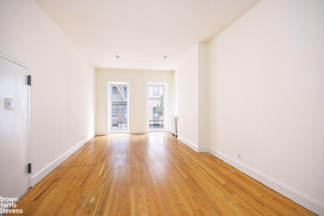 Foto principal - 200 W 10th St
