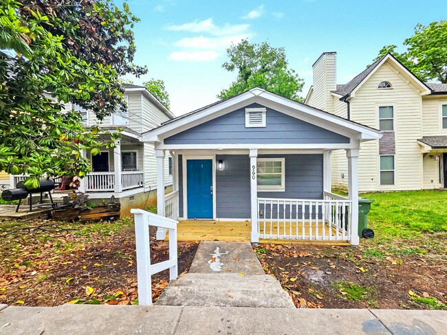 Photo - 960 Sims St SW House