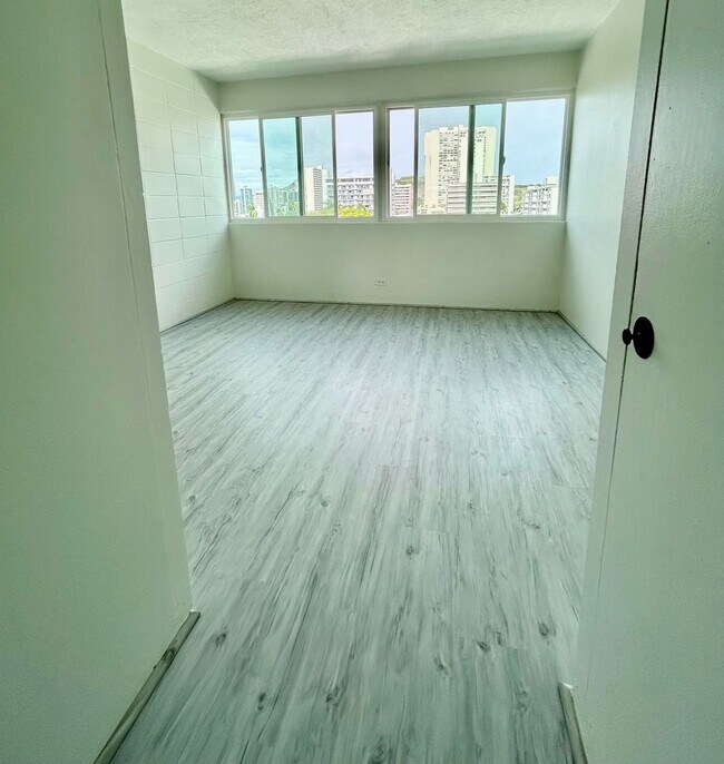 Foto del edificio - Renovated, 1 Bedroom / 1 Bath convenient location! Available NOW (Rent includes Electricity)