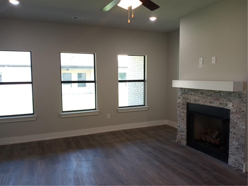 Building Photo - 306 Tricha
