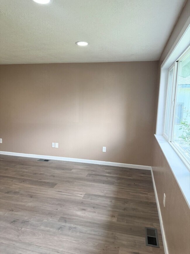 Foto del edificio - 3 Bedroom, 2 Bath House