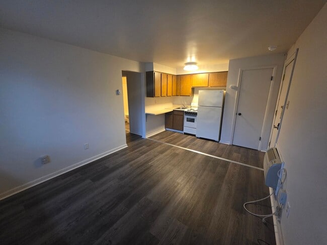 Building Photo - 1 Bedroom 1 Bath-Moon Township