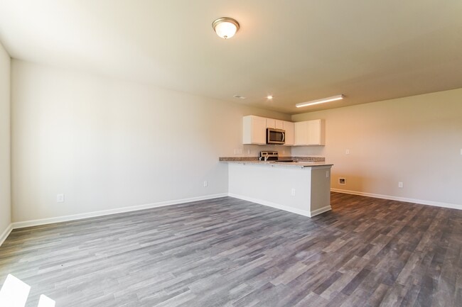 Building Photo - 1212 Hope Farm Dr