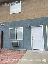 Building Photo - 1717 Oakshire Ln