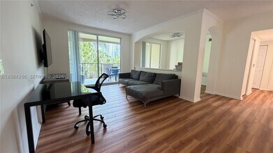 Building Photo - 17150 N Bay Rd