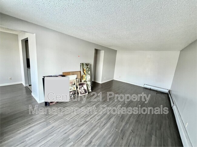 Building Photo - 12421 82 St NW