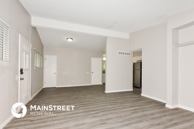 Foto del edificio - 1545 Swan Dr