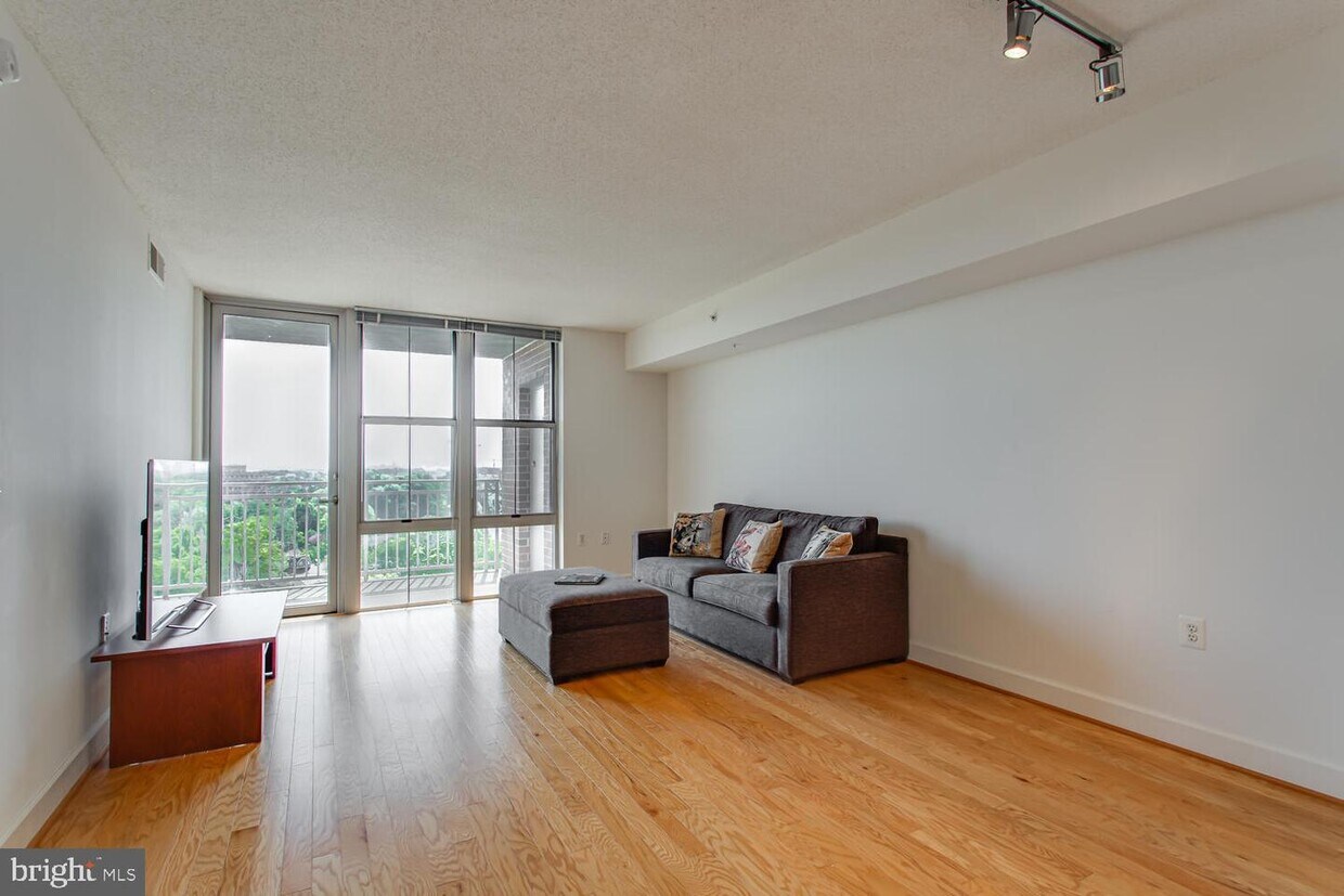 11800 Sunset Hills Rd Unit 1003, Reston, VA 20190 Room for Rent in