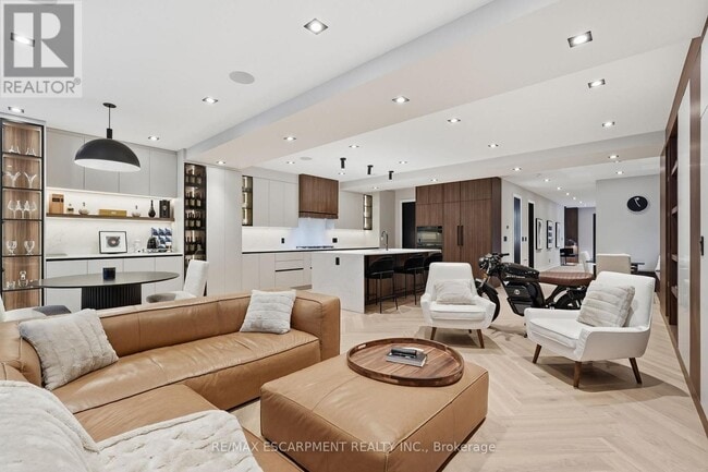 Building Photo - 700 Montbeck Crescent