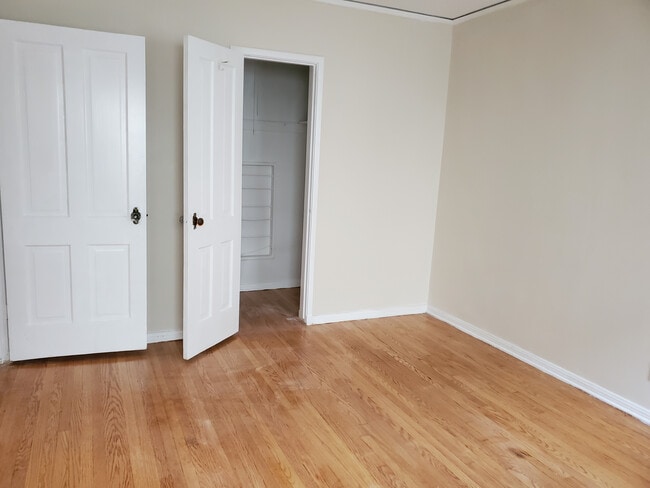 Bedroom - 4145 Degnan Blvd