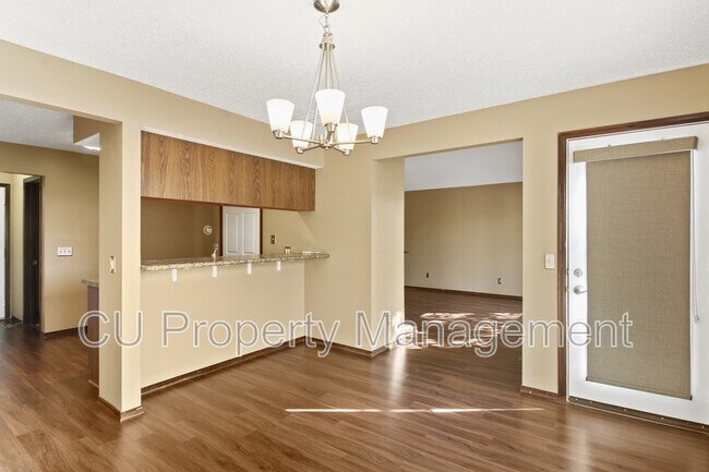 Foto del edificio - 505 Clearwater Dr