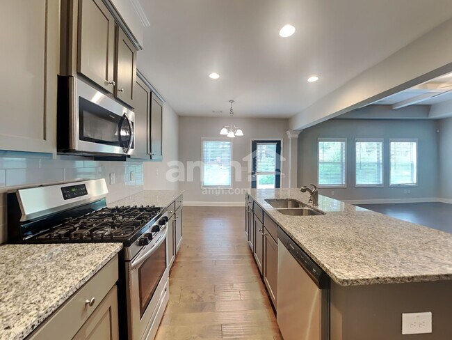 Foto del edificio - 1149 Victoria Walk Ln