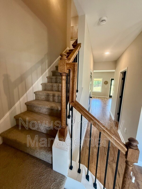 Foto del edificio - 148 Cedar Pk Wy