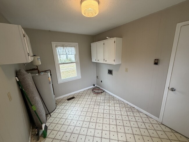 Building Photo - 7410 New Glendale Rd