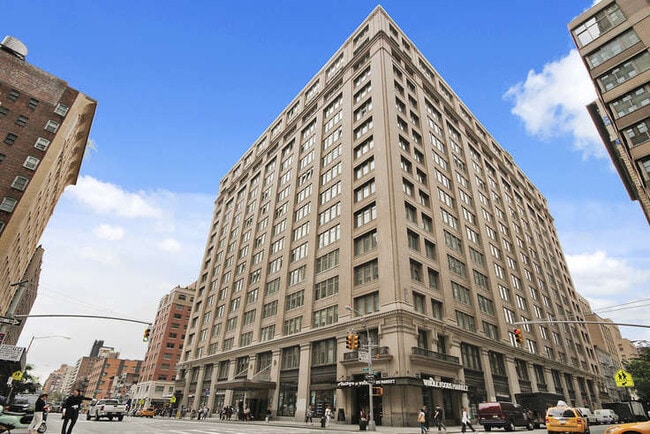 Building Photo - 252 7th Ave