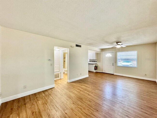 Foto del edificio - 865 Trotter Rd