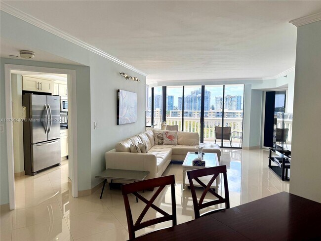 Foto del edificio - 1000 E Island Blvd