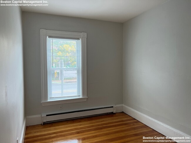 Building Photo - 207 Broadway