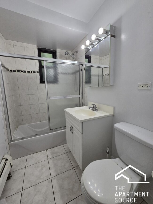 Foto del edificio - 7326 N Ridge Ave