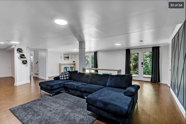 Photo - 6858 Lockridge Dr NW House