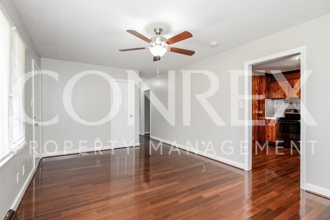 Building Photo - Adorable 3 Bedroom on Corner Lot