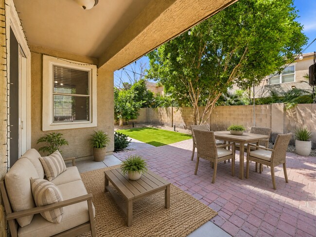 Foto del edificio - 2250 E Wayland Dr