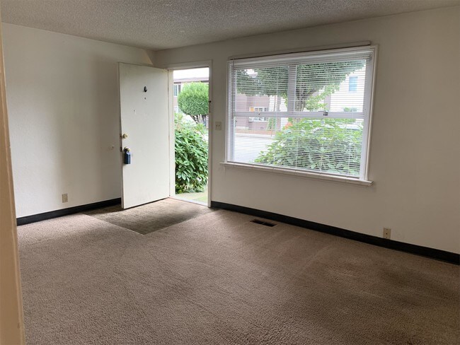 Foto del edificio - 531 S Cloverdale St