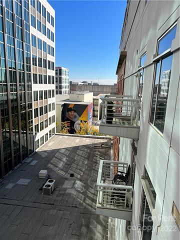 Primary Photo - 435 S Tryon St