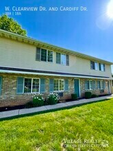 Building Photo - 81 W Clearview Dr