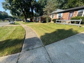 Building Photo - 5819 Medtree Pl