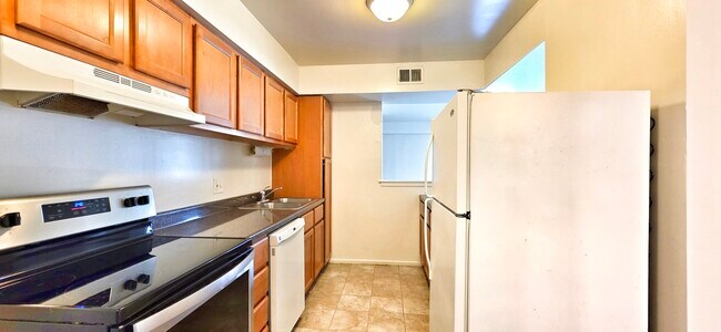 Foto del edificio - 3223 W Lake Ave