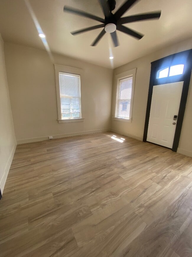 Foto del edificio - 2209 Shenandoah Ave